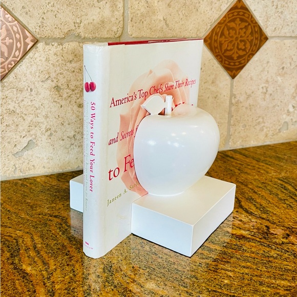 NEW! Happy Chic Jonathan Adler WHITE Apple Bookends NIB - Picture 12 of 17
